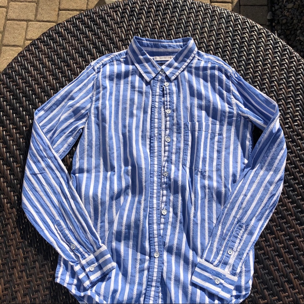 Button up - Picture 2 of 4